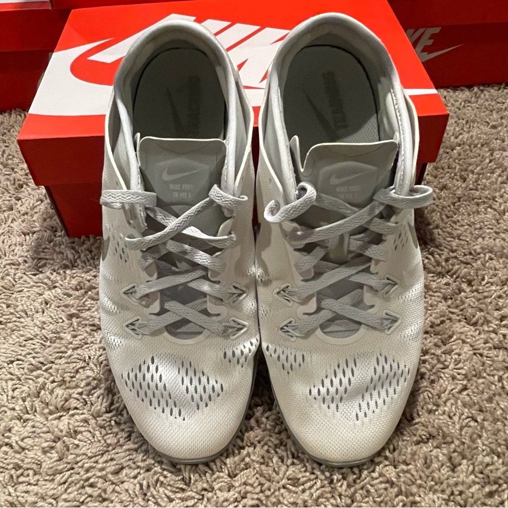 EUC Nike Free 5.0 TR Fit 5 Women’s White/Metallic Training Shoe - Picture 9 of 16